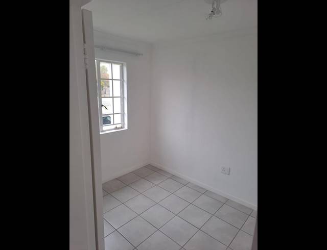 2 BEDROOM APARTMENT FOR SALE IN GLEN MARAIS